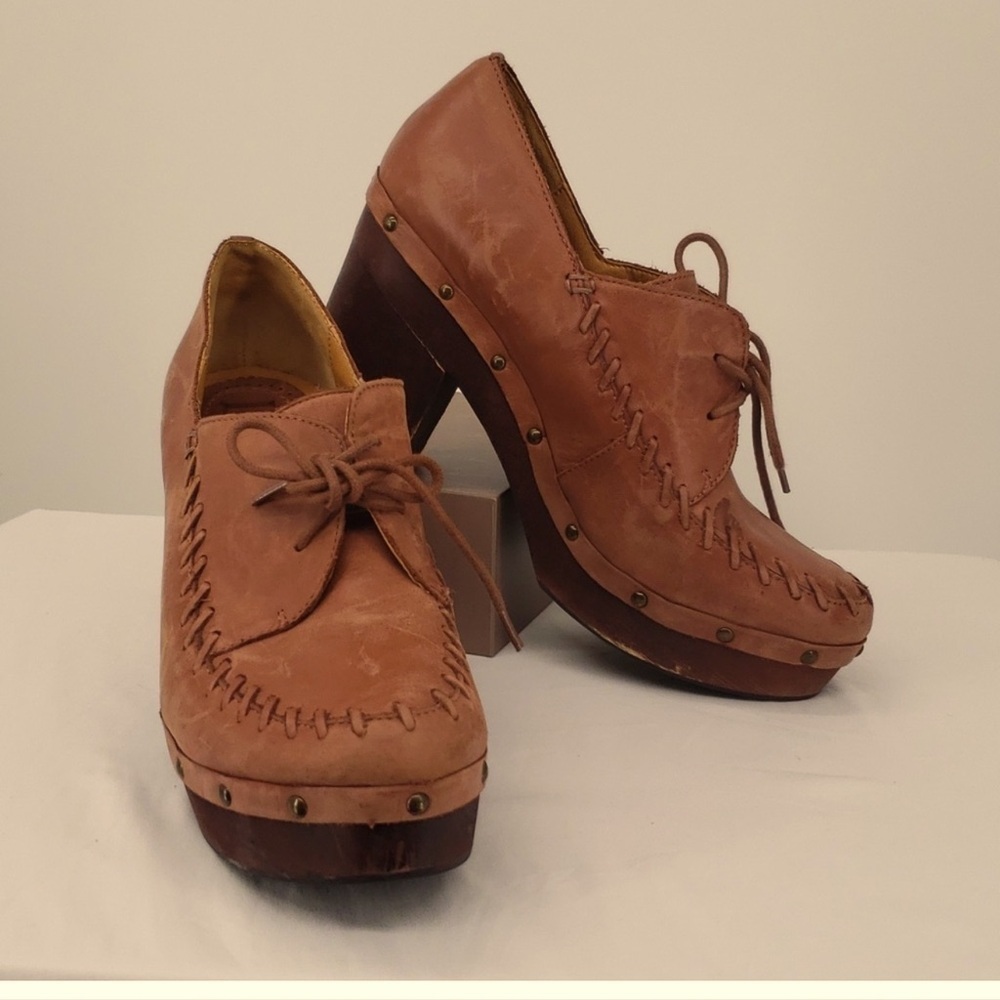 Anthropologie Latigo Women’s Leather Wren sienna brown lace up heel. S:8